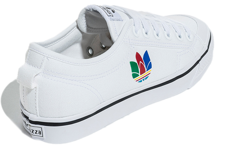Shop adidas originals Nizza Trefoil 防滑透氣 低筒休閒板鞋 男女同款 白色