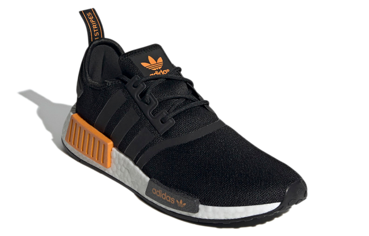 Lookbook アディダス NMD_R1 "黒×ビビッドオレンジ" GY8317