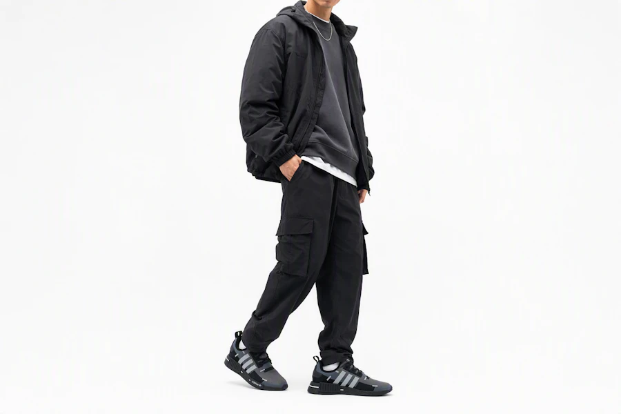 adidas NMD_R1 '黑碳金屬' GZ7946 Order adidas NMD_R1 '黑碳金屬' GZ7946