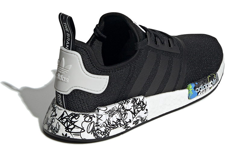 Shop アディダス NMD_R1 "ブラック グラフィティ" EH0779