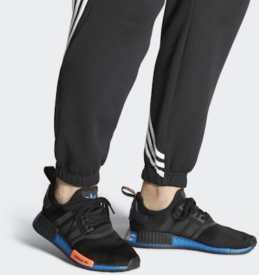 아디다스 NMD_R1 '그라피티 - 블랙 블루버드' FV8524 Details for 아디다스 NMD_R1 '그라피티 - 블랙 블루버드' FV8524
