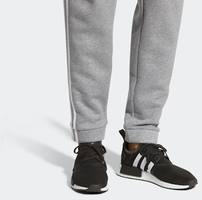 adidas NMD_R1 'Trace Grey Metallic' CQ2412 - Warna Kelabu Metalik Sizing adidas NMD_R1 'Trace Grey Metallic' CQ2412 - Warna Kelabu Metalik