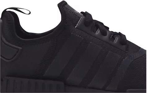 Lookbook 阿迪达斯 NMD_R1 '全黑' FV9015