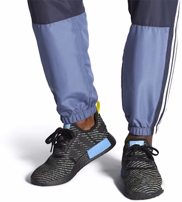 adidas NMD_R1 Multi Knit 'Core Black' Hitam Inti EG7945 Sizing adidas NMD_R1 Multi Knit 'Core Black' Hitam Inti EG7945