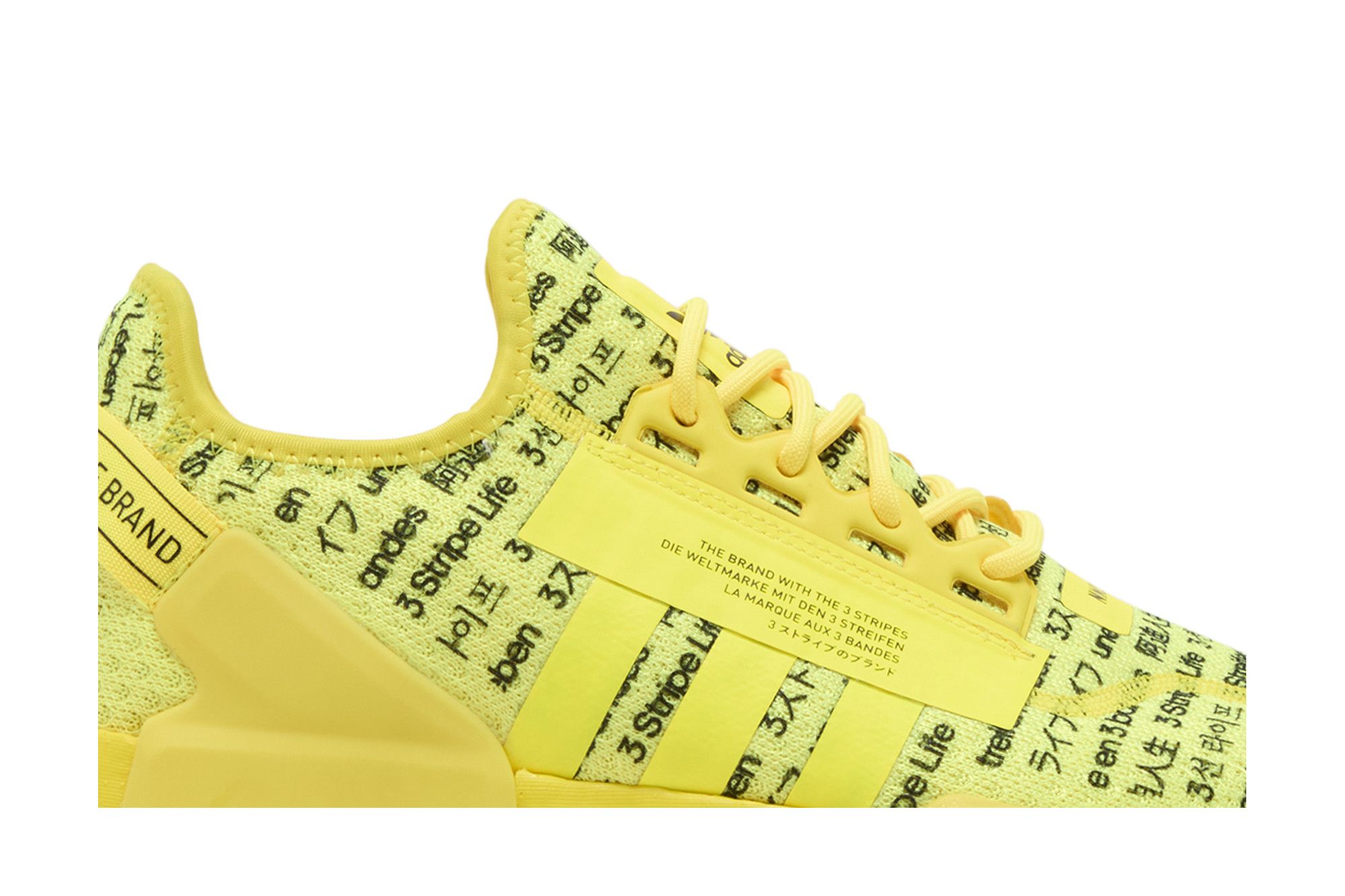 Lookbook adidas NMD_R1 V2 ''All Over Print'' Schoenen FZ6231