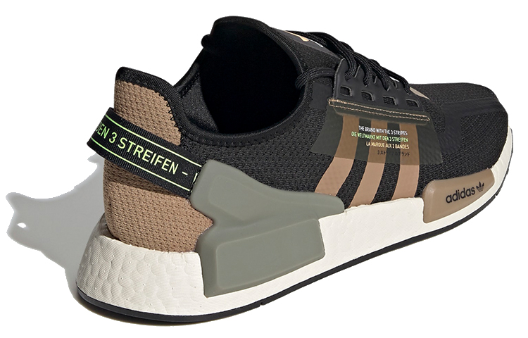 Shop アディダス NMD_R1 V2 “ブラック/カードボード” FY6862