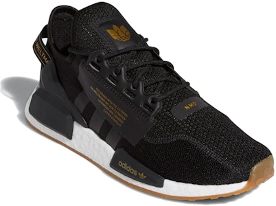 adidas NMD_R1 V2 'Hitam Emas Metalik' FZ2132 Lookbook adidas NMD_R1 V2 'Hitam Emas Metalik' FZ2132