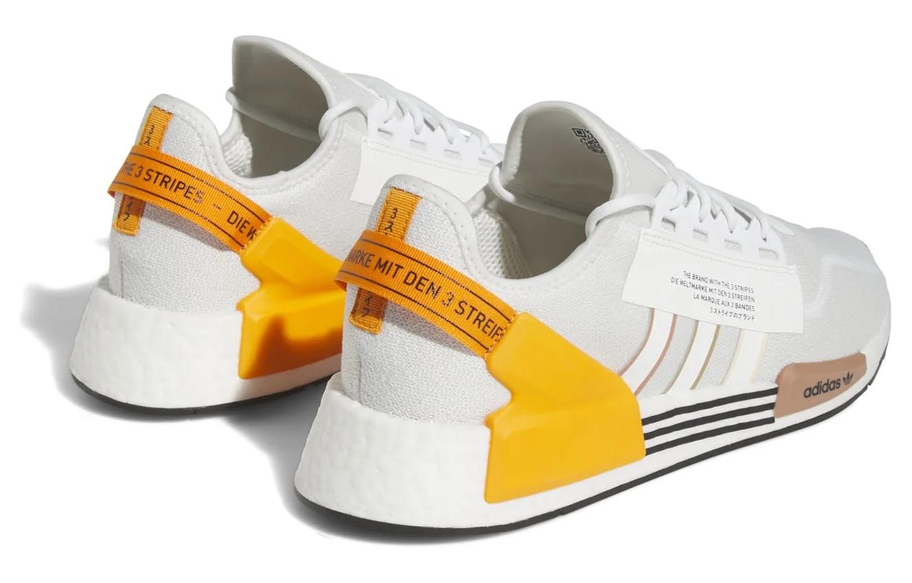 Lookbook アディダス NMD_R1 V2 "ホワイト/ブライトオレンジ" IE2342