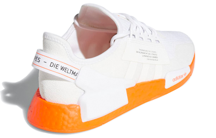 Lookbook 아디다스 NMD_R1 V2 '화이트 솔라 레드' FX3902