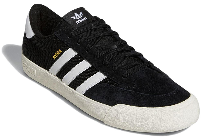 Lookbook アディダス ノラ "ブラックホワイト" GV6777