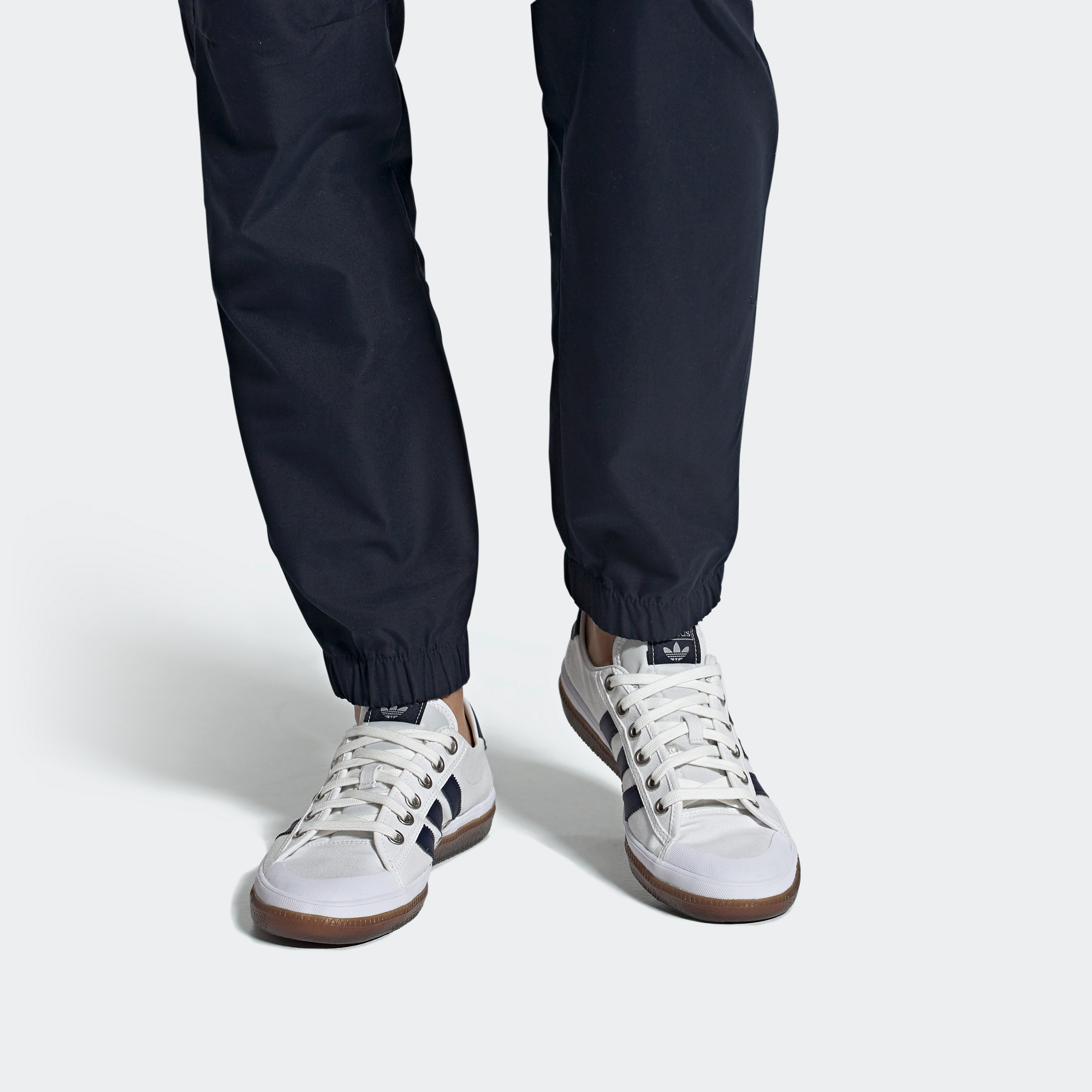 Sizing アディダス ノーフ Spezial 白紺 (Adidas Noofu Spezial Shirokon) F35719