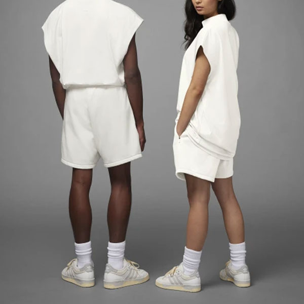 Purchase Camiseta Sin Mangas Unisex Blanca adidas Originals 2023 Logo Gráfico. IA3443