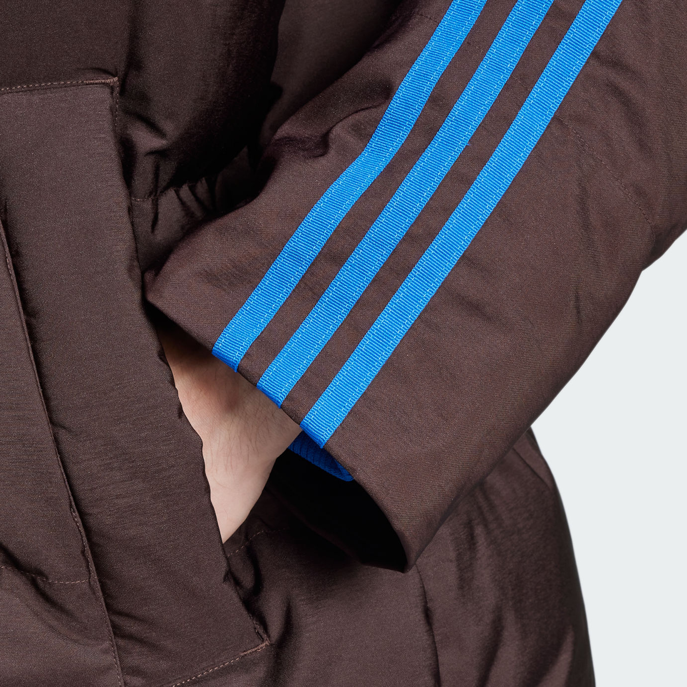 Details for Chaqueta Acolchada adidas Originals 70s FW24 Gris Oscuro Marrón - Estilo y Calidez. JL9556