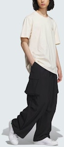 アディダスオリジナルズ ブラックカーゴパンツ 多ポケット タクティカルリラックスフィット IY9495 Shop アディダスオリジナルズ ブラックカーゴパンツ 多ポケット タクティカルリラックスフィット IY9495