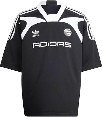 adidas Originals 黑色V領足球球衣搭配三條紋標誌印花。 IW3635 Buy adidas Originals 黑色V領足球球衣搭配三條紋標誌印花。 IW3635