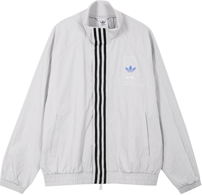 adidas Originals Jaket Track Abu Muda dengan Garis dan Cetak Huruf. IU4846 Buy adidas Originals Jaket Track Abu Muda dengan Garis dan Cetak Huruf. IU4846