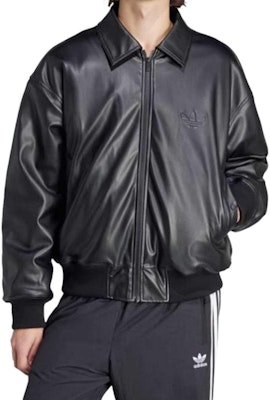 阿迪达斯三叶草复古宽松版印花皮夹克黑色 IP3281 Lookbook 阿迪达斯三叶草复古宽松版印花皮夹克黑色 IP3281