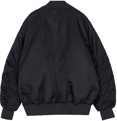 阿迪达斯Originals复古双面穿休闲夹克黑色侧条纹设计. IW3641 Lookbook 阿迪达斯Originals复古双面穿休闲夹克黑色侧条纹设计. IW3641