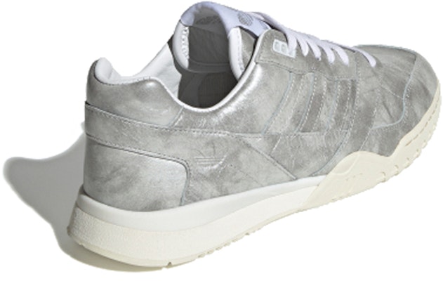 adidas originals A.R. Trainer 'Abu-abu Perak' EE5378 Lookbook adidas originals A.R. Trainer 'Abu-abu Perak' EE5378