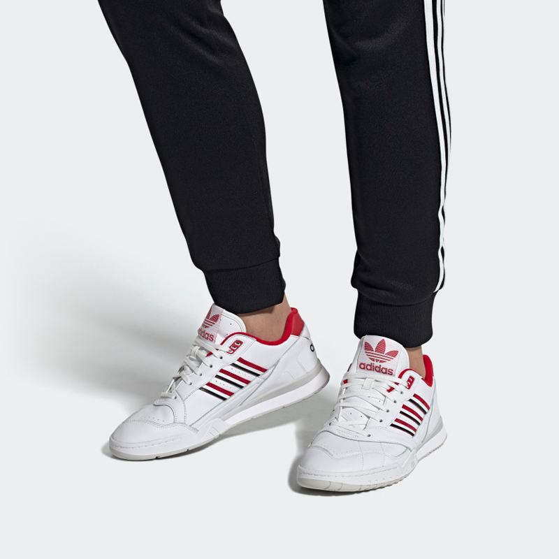 Sizing adidas Originals A.R. Trainer ''Bianco Rosso Nero'' EF5945
