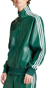 Chaqueta de Piel Verde adidas Originals Adicolor 3-Stripes. IZ4032 Lookbook Chaqueta de Piel Verde adidas Originals Adicolor 3-Stripes. IZ4032
