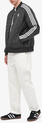 adidas Originals Adicolor 黑色刺繡標誌保暖外套 H11439 Lookbook adidas Originals Adicolor 黑色刺繡標誌保暖外套 H11439