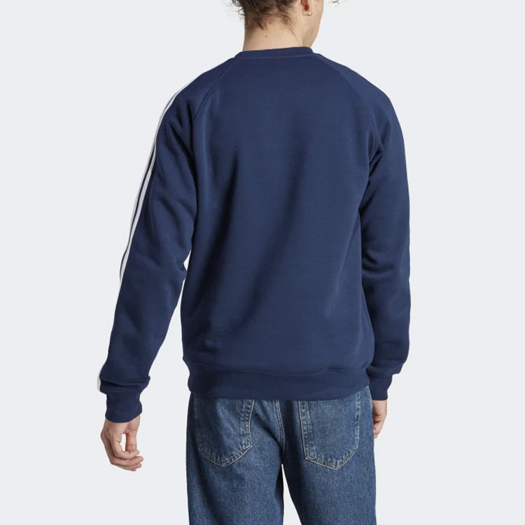Shop adidas Originals 經典三條紋圓領運動衫 夜藍色 男款 IM4515