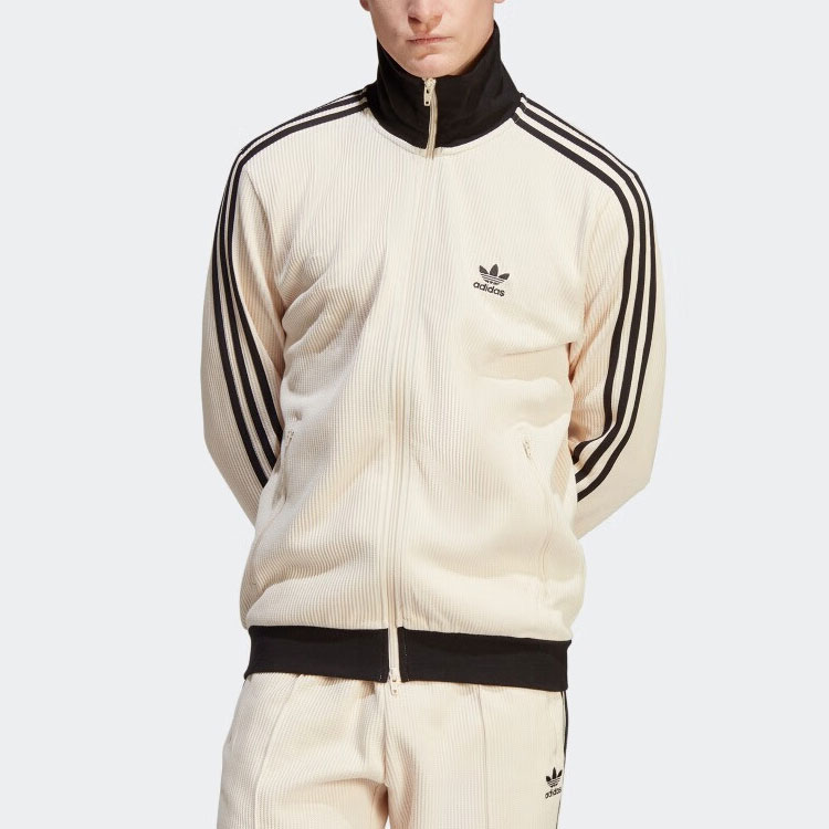 Lookbook adidas Originals Adicolor Classics  Stand Collar Colorblock Jacket Off White. HR3307