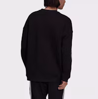 Shop adidas Originals 經典三葉草標誌黑色圓領運動衫 男女適用 H41315