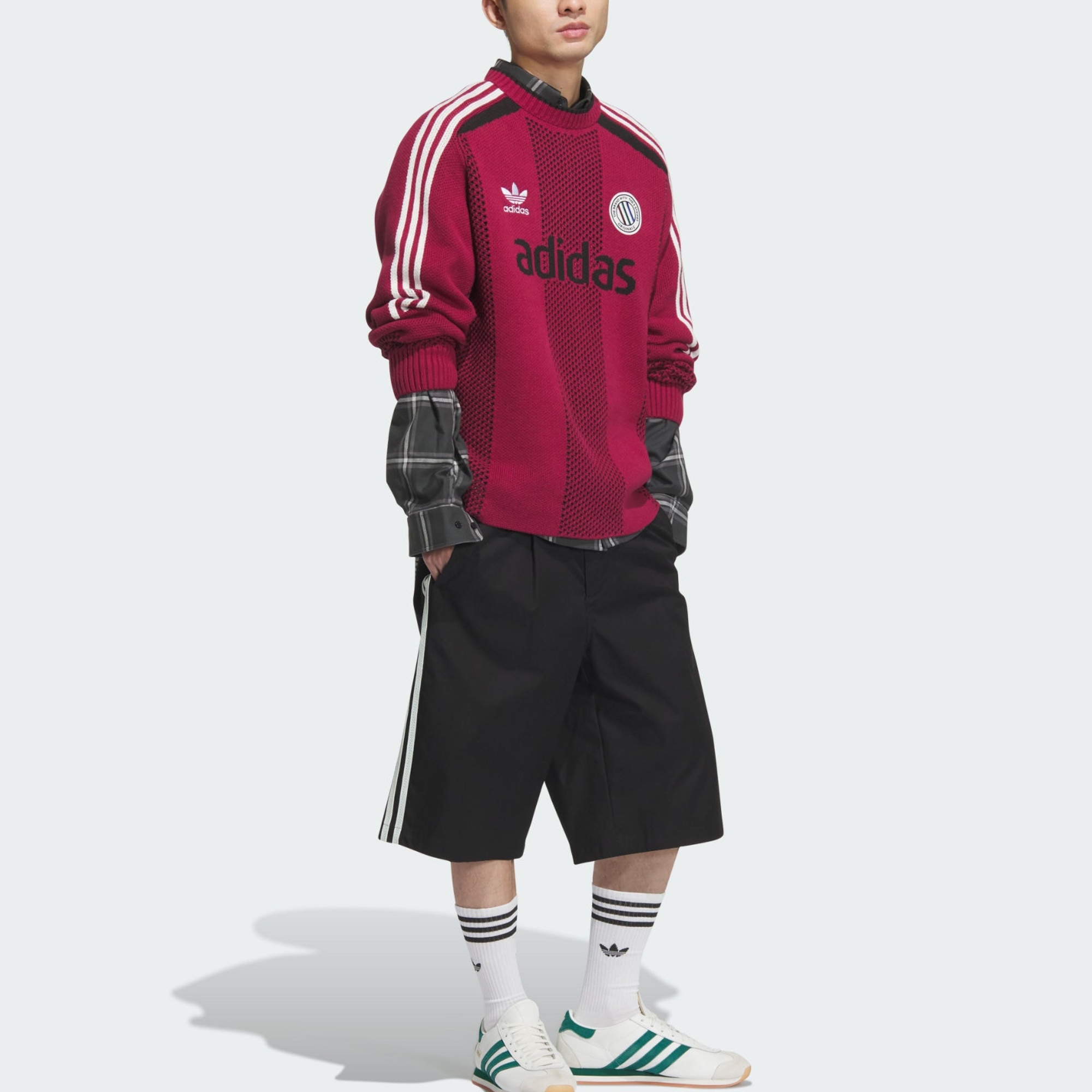 Lookbook adidas Originals Adicolor FW24 Retro Logo Knit Pullover Sweatshirt Merah Burgundy JL8362