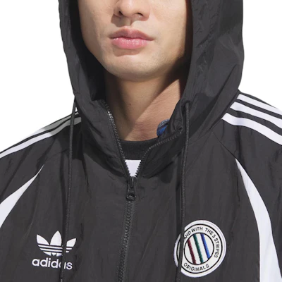 adidas Originals Adicolor HD JKT Retro Logo Hoodie Jaket Hitam FW24 JL8358 Details for adidas Originals Adicolor HD JKT Retro Logo Hoodie Jaket Hitam FW24 JL8358