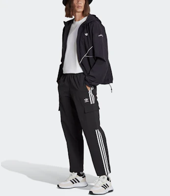 adidas Originals Adicolor Seasonal Archive Vintage Logo Hoodie Jacket Black Men HR3322 Lookbook adidas Originals Adicolor Seasonal Archive Vintage Logo Hoodie Jacket Black Men HR3322