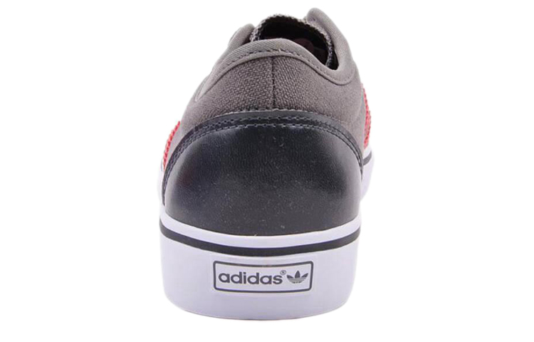 Shop adidas originals Adiease 2 耐磨防滑板鞋 灰紅