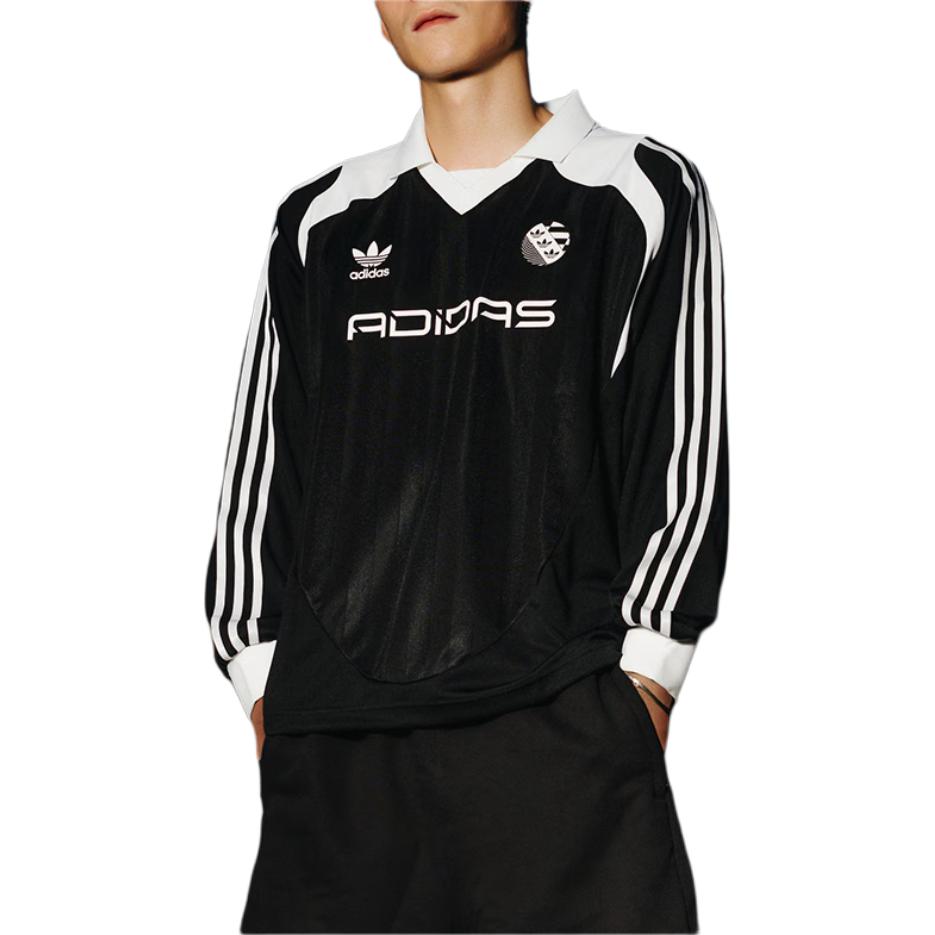 Shop 阿迪达斯 originals ADILENIUM 宽松复古V领足球衫 黑色 男款. IW3642