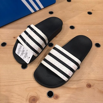 adidas Originals Adilette Slide 'Gaya Santai' CG6256 Order adidas Originals Adilette Slide 'Gaya Santai' CG6256