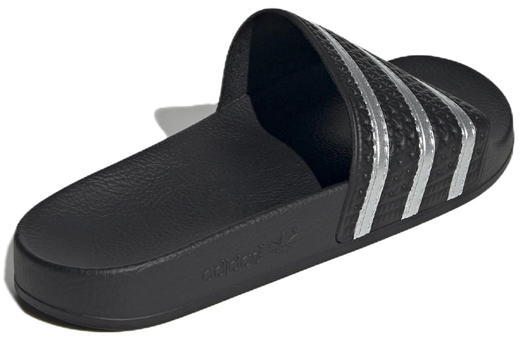 Shop 아디다스 오리지널 아딜렛 슬라이드 '블랙 실버' HQ3606