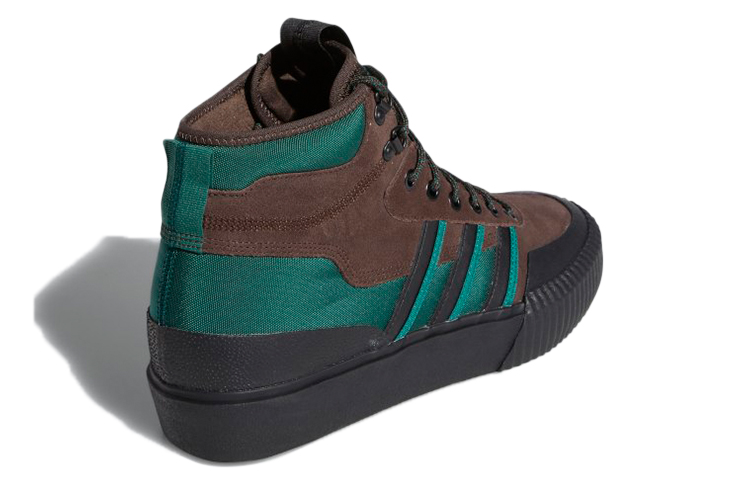 Shop adidas originals Akando Atr 舒適耐磨高筒板鞋 黑綠