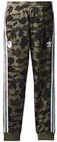 Order adidas Originals Bape 綠迷彩條紋運動長褲 DP0187