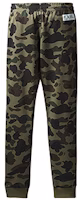 Lookbook adidas Originals Bape 綠迷彩條紋運動長褲 DP0187