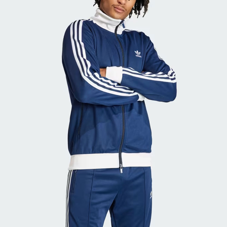 Lookbook Chaqueta adidas Originals Beckenbauer Azul Marino 3 Rayas. IP0418