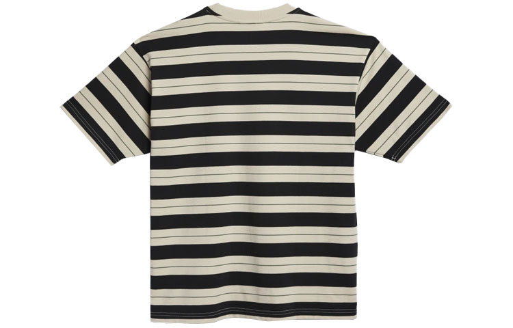 Lookbook adidas Originals 黑色條紋圖案圓領T恤。 GL9913