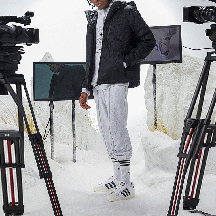 Details for Chaqueta adidas Originals Negra Invierno con Capucha y Cremallera. H13586