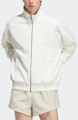 adidas Originals Blue Version Club Track Jacket Putih Gaya Retro IA2481 Lookbook adidas Originals Blue Version Club Track Jacket Putih Gaya Retro IA2481