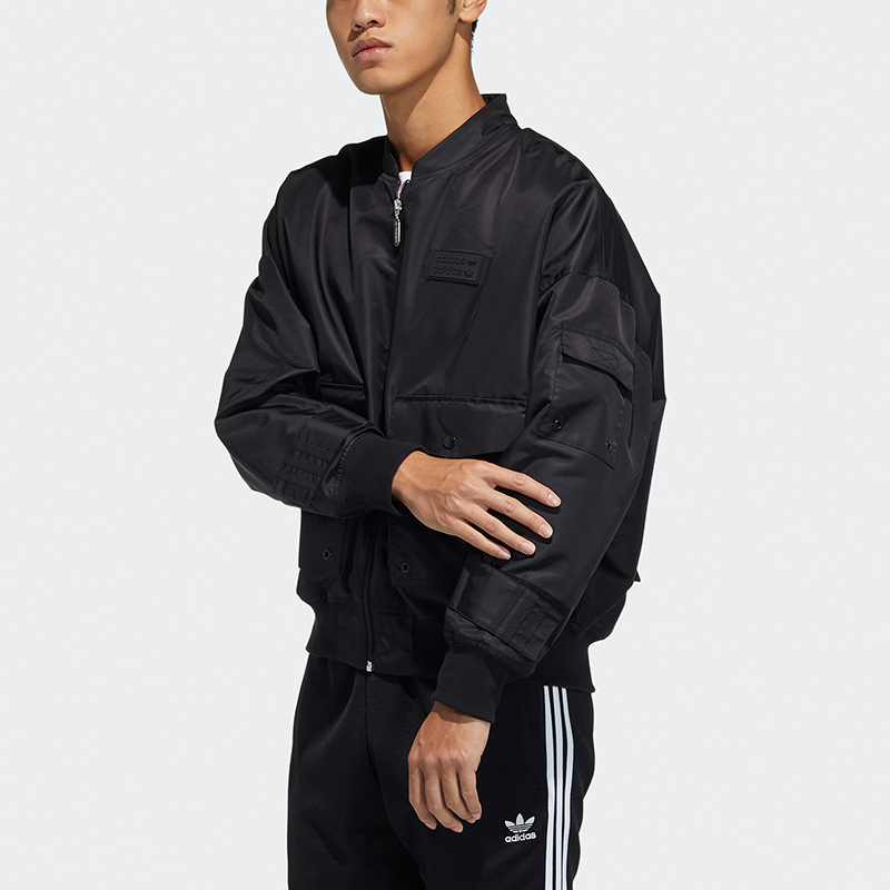 Lookbook 阿迪达斯经典款男士黑色多口袋休闲飞行夹克 H07081