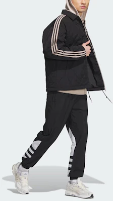 Jaket adidas Originals Classic Sport Hitam dengan Stripes Bordir dan Hoodie IW6284 Purchase Jaket adidas Originals Classic Sport Hitam dengan Stripes Bordir dan Hoodie IW6284