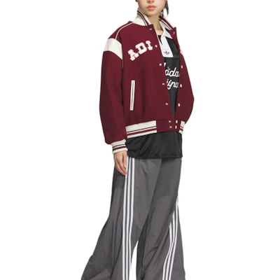 阿迪达斯经典学院风棒球夹克复古宽松版红白女款 JD6380 Purchase 阿迪达斯经典学院风棒球夹克复古宽松版红白女款 JD6380