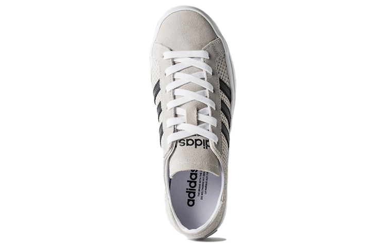 Shop adidas Originals CourtVantage Absatz Sneakers BB5204