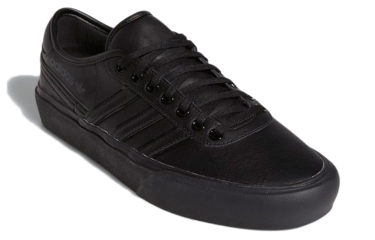 Lookbook 아디다스 델팔라 클로지 논슬립 블랙 (80 characters) H02386