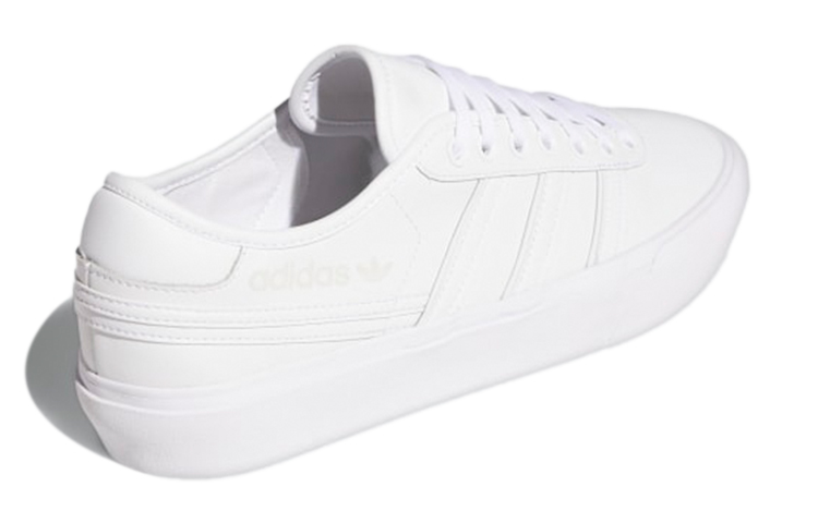 Shop 아디다스 오리지널 델팔라 CL '화이트' H02385