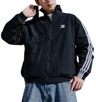 Shop adidas Originals Firebird 復古黑色條紋運動外套 時尚剪裁 KB2466